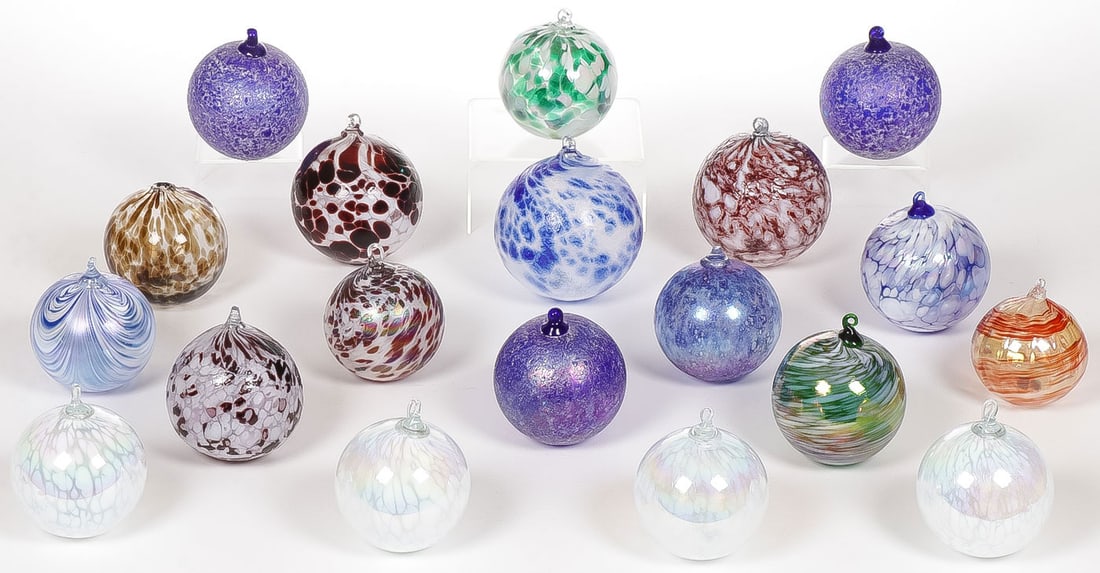 19 BLOWN ART GLASS CHRISTMAS ORNAMENTS (1 of 1)