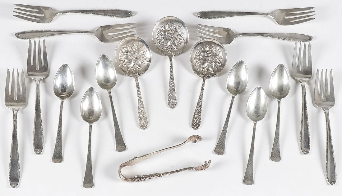 MIXED STERLING SILVER FLATWARE: MIXED STERLING SILVER FLATWARE. Various makers, total weight 550 grams. NO RESERVE. Provenance: The Doctor Manmohan Singh MD (1937-2024) lifetime collection SHIPPING NOTICE: