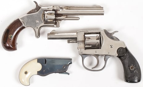3 VINTAGE AMERICAN PISTOLS IN .22CAL