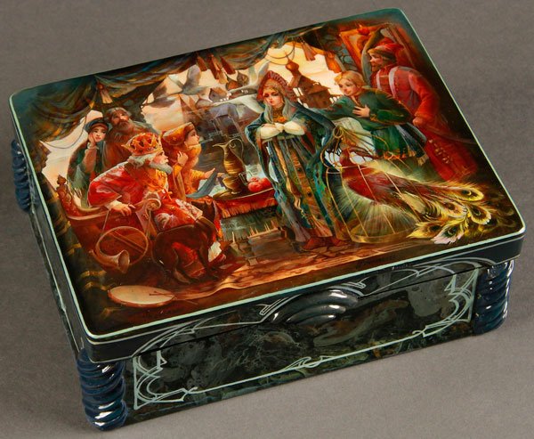 RUSSIAN LACQUER BOX, FEDOSKINO, SIGNED, C. 2002: A VERY FINE RUSSIAN LACQUER BOX, FEDOSKINO, SIGNED, CIRCA 2002. The large hinged lid intricately painted depicting the Tsar-Maiden from a Russian fairy tale, the body of the box in faux marble and the
