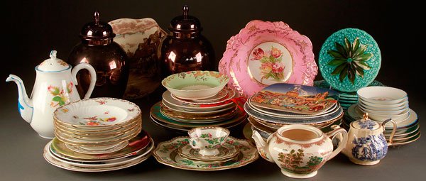 VINTAGE PORCELAIN AND CERAMIC CABINET PLATES: A COLLECTION OF VINTAGE PORCELAIN AND CERAMIC CABINET PLATES AND OTHER ITEMS, 19TH/20TH CENTURY. Over 50 pieces, including two 12.5 inch Bavarian lidded luster finished urns, transfer ware, hand paint