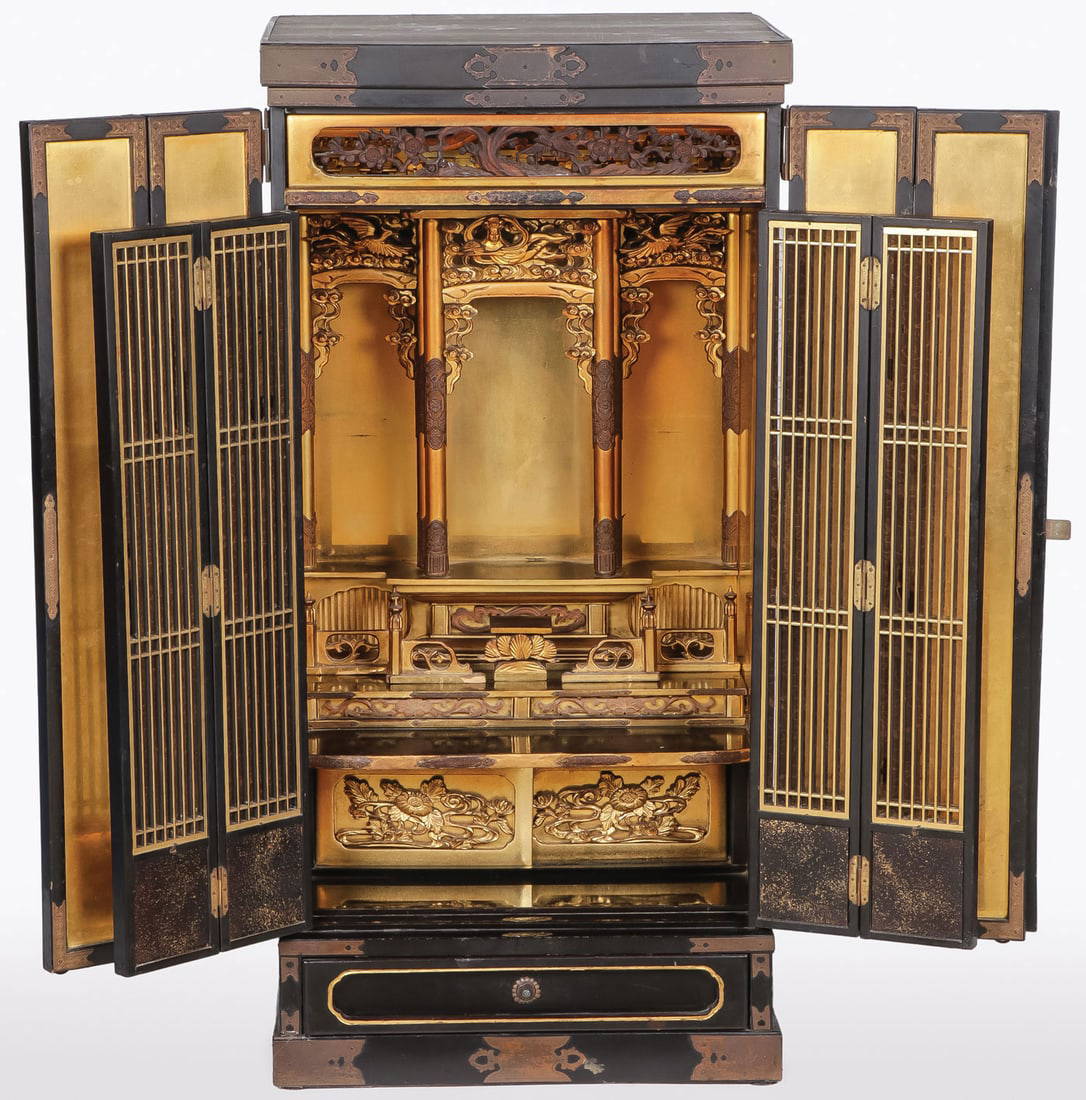 JAPANESE GILT AND LACQUER DOMESTIC ALTAR, MEIJI