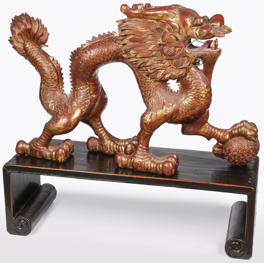 IMPRESSIVE CHINESE CARVED GILT DRAGON (1 of 2)