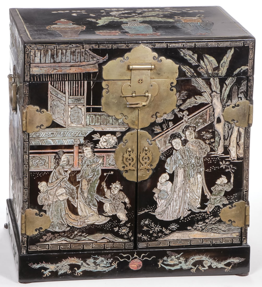 CHINESE LACQUER SEAL CHEST, QING (1 of 6)