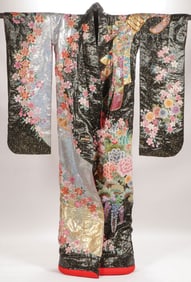 LARGE & COLORFUL JAPANESE WEDDING KIMONO