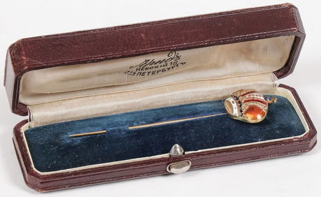 FINE RUSSIAN GOLD CROWN SICK PIN SAMUEL ARNDT