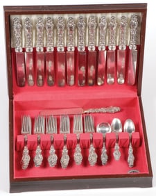 CASED STERLING SILVER FLATWARE SET