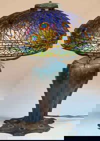 BEAUTIFUL TIFFANY PEACOCK STYLE TABLE LAMP