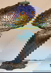 BEAUTIFUL TIFFANY PEACOCK STYLE TABLE LAMP (1 of 6)