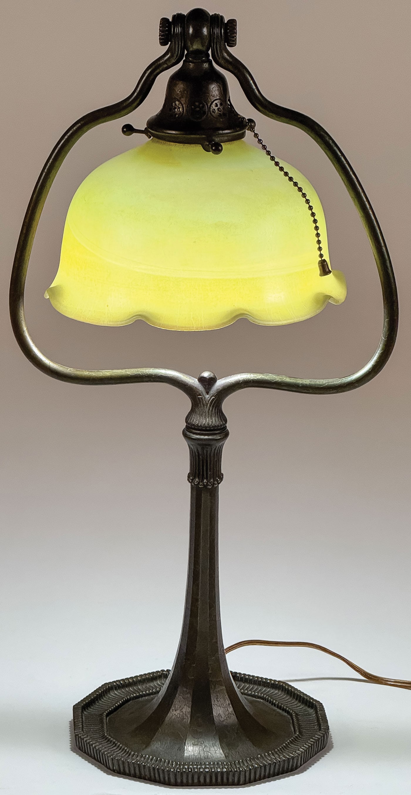 GOOD TIFFANY HARP LAMP BASE & SHADE (1 of 4)