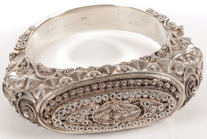 LOVELY SILVER FILIGREE BRACELET