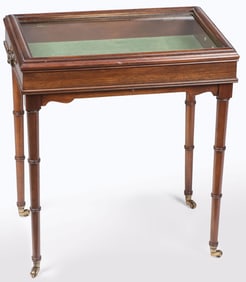 DIMINUTIVE VICTORIAN BIJOUTERIE TABLE