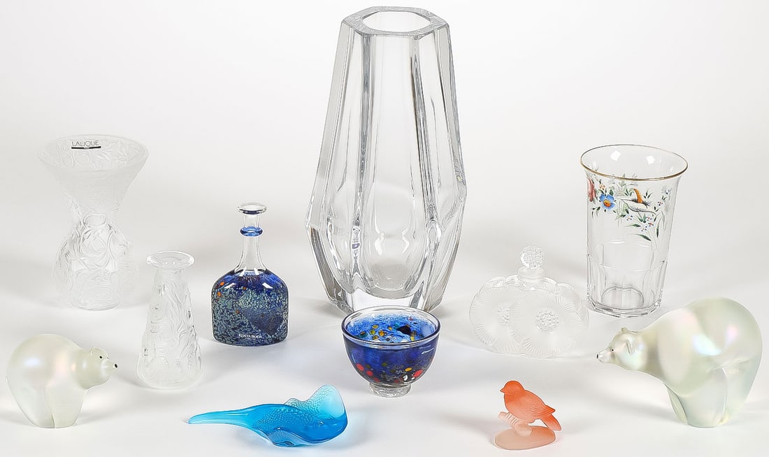 LALIQUE, DAUM & OTHER ART GLASS GROUP: LALIQUE, DAUM & OTHER ART GLASS GROUP. Comprising 11 individual pieces, including a large, paneled tapering crystal vase signed Daum; four pieces of Lalique, including two vases, a Deux Fleurs perfum