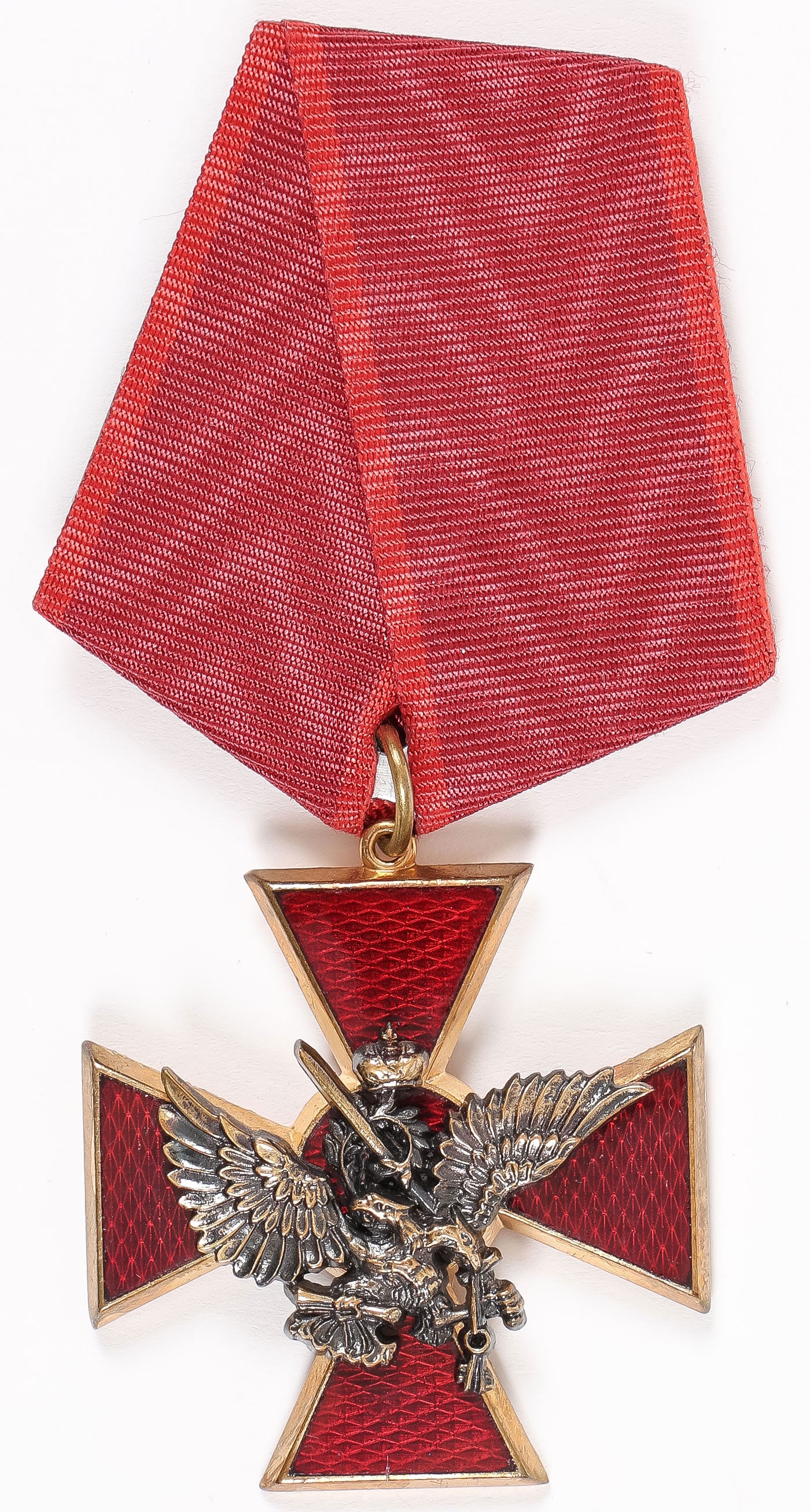 SCARCE EARLY RUSSIAN FEDERATION CADET MEDAL: SCARCE EARLY RUSSIAN FEDERATION CADET MEDAL. Comprising a scarce Russian Cadet Medal For Service to the Fatherland circa 2008. Gilt mixed metal Maltese cross with red translucent enamel over a guilloc