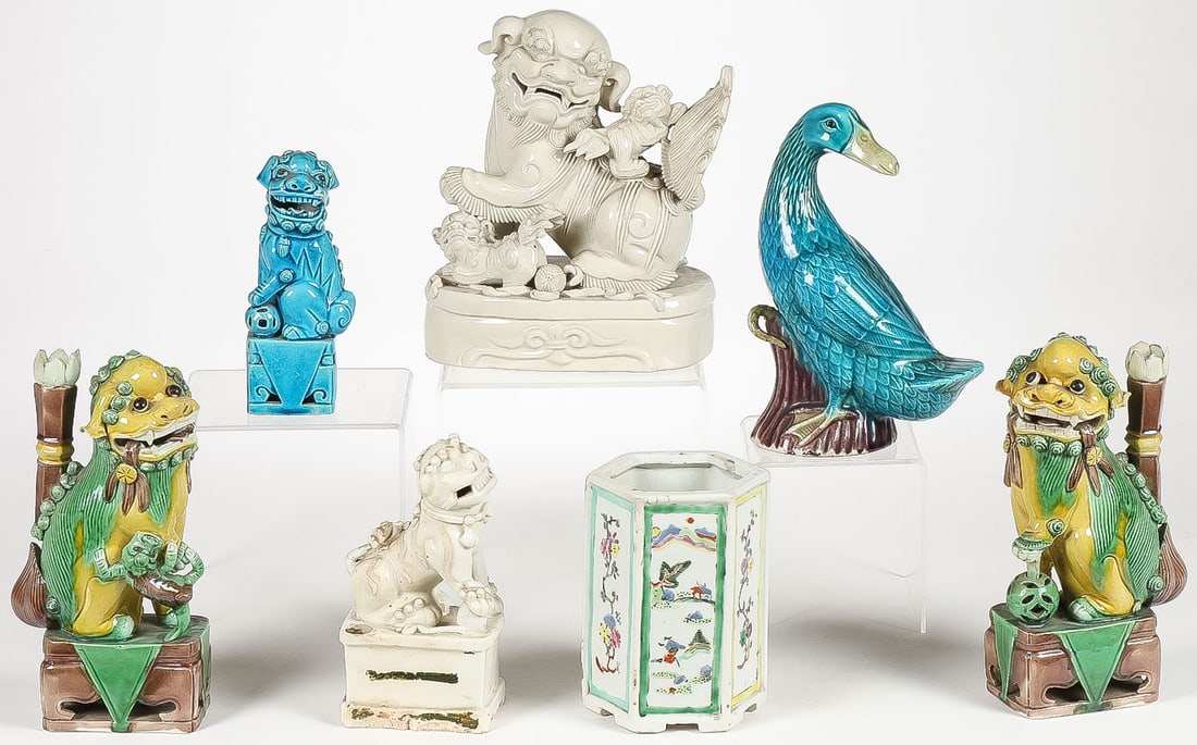 CHINESE PORCELAIN & CERAMICS GROUP, QING: CHINESE PORCELAIN & CERAMICS GROUP, QING. Comprising seven individual pieces, including a pair of matching opposing glazed upright foo-lions, a large white foo-lion with cubs, a single white glazed fo
