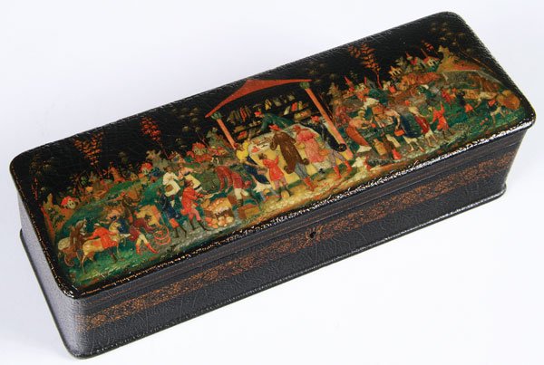 EARLY RUSSIAN PALEKH LACQUER GLOVE BOX 1924: A FINE EARLY RUSSIAN PALEKH LACQUER GLOVE BOX, 1924. Of rectangular form with rounded corners, the hinged lid painted with a complex market scene with various vendors. Artist signed and dated 1924. Th