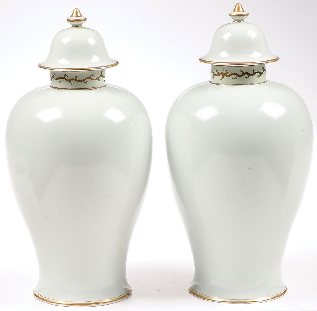 KPM LIDDED URNS - 2