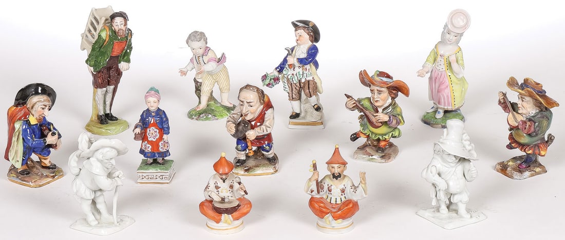 13 VINTAGE PORCELAIN FIGURINES (1 of 5)