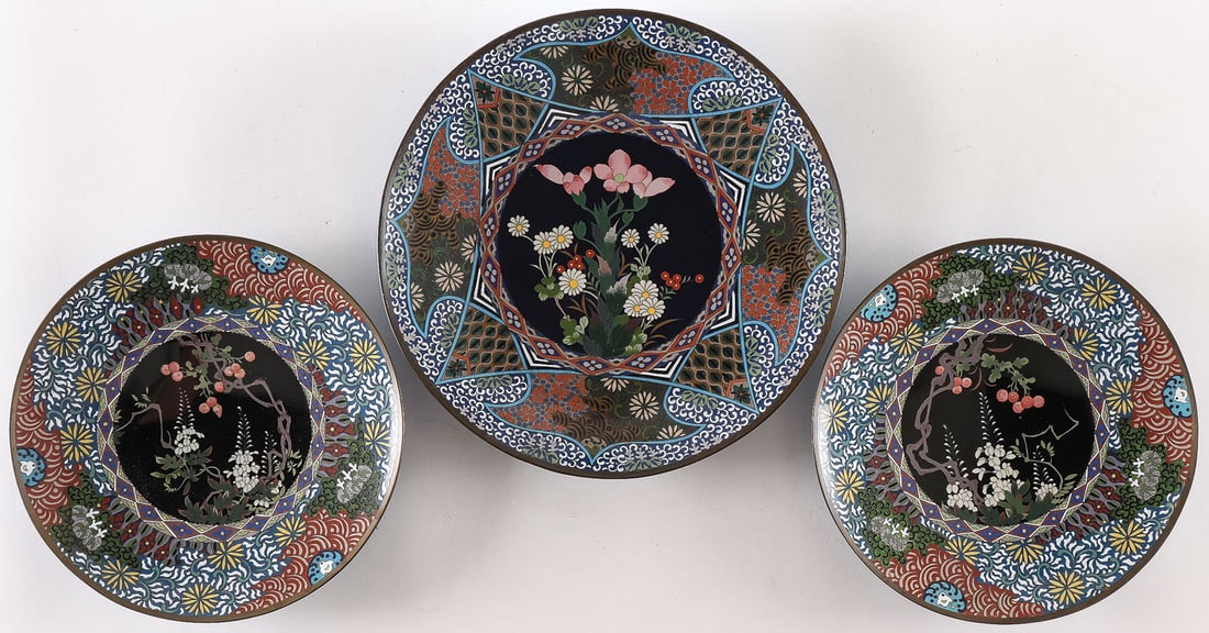 JAPANESE CLOISONNE PLATES, MEIJI (1 of 2)