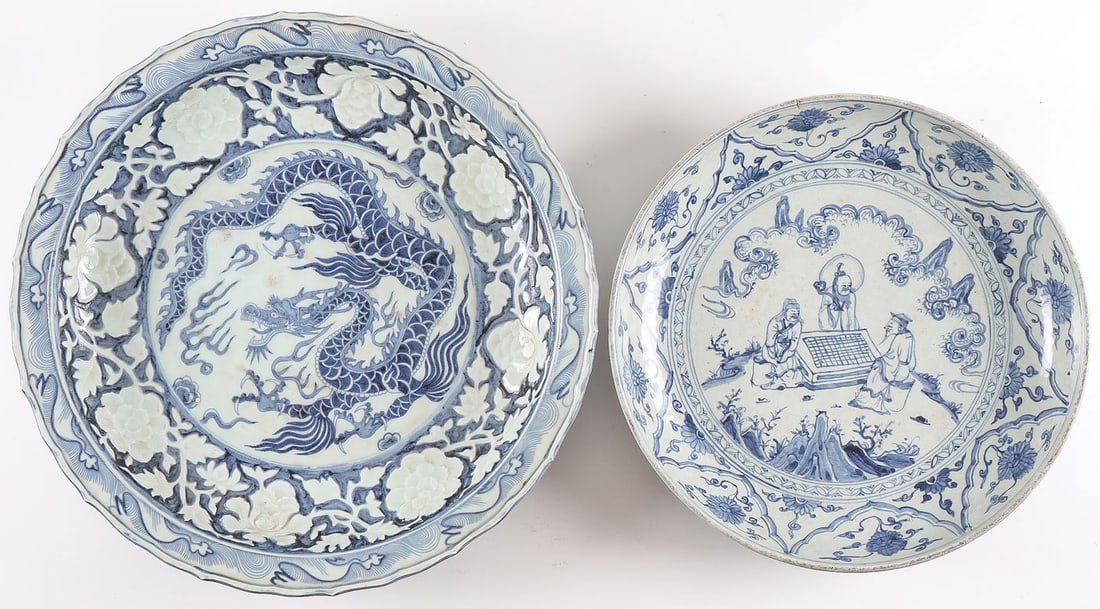 PR CHINESE BLUE AND WHITE CHARGERS (1 of 3)