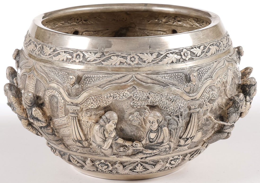 IMPRESSIVE BURMESE OR INDIAN SILVER OFFERING BOWL (1 of 6)