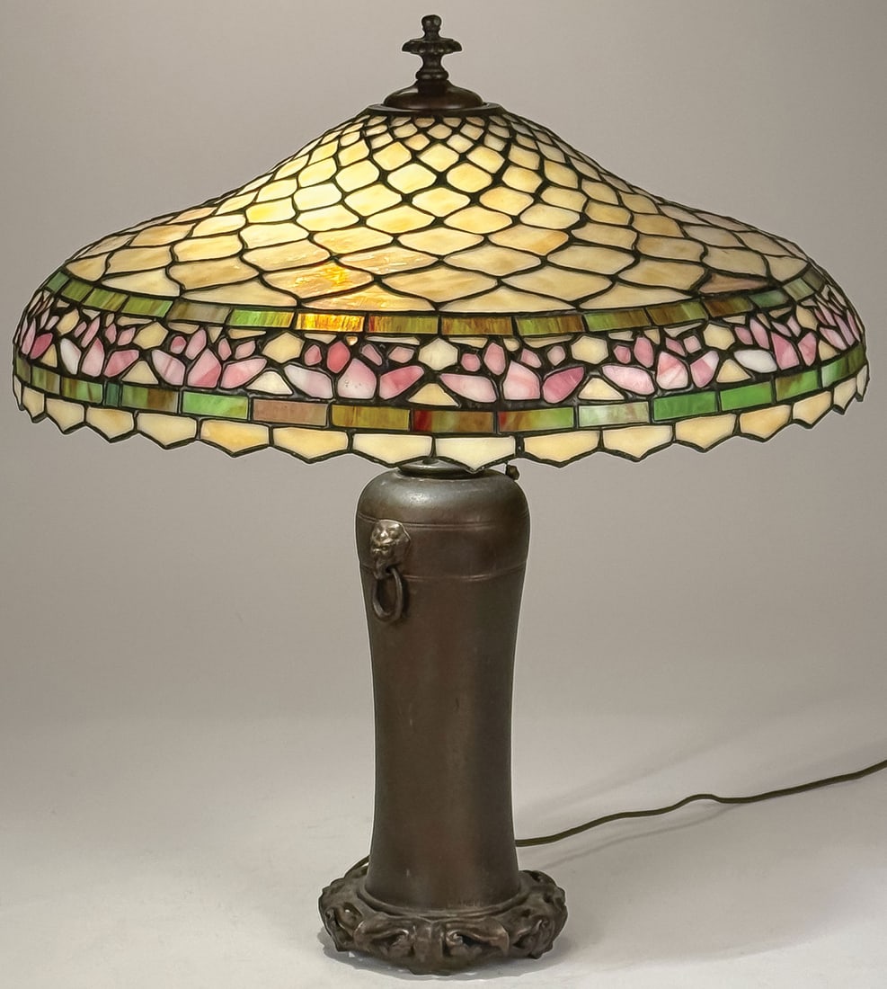 VINTAGE LEADED GLASS TABLE LAMP, HANDEL BASE (1 of 4)