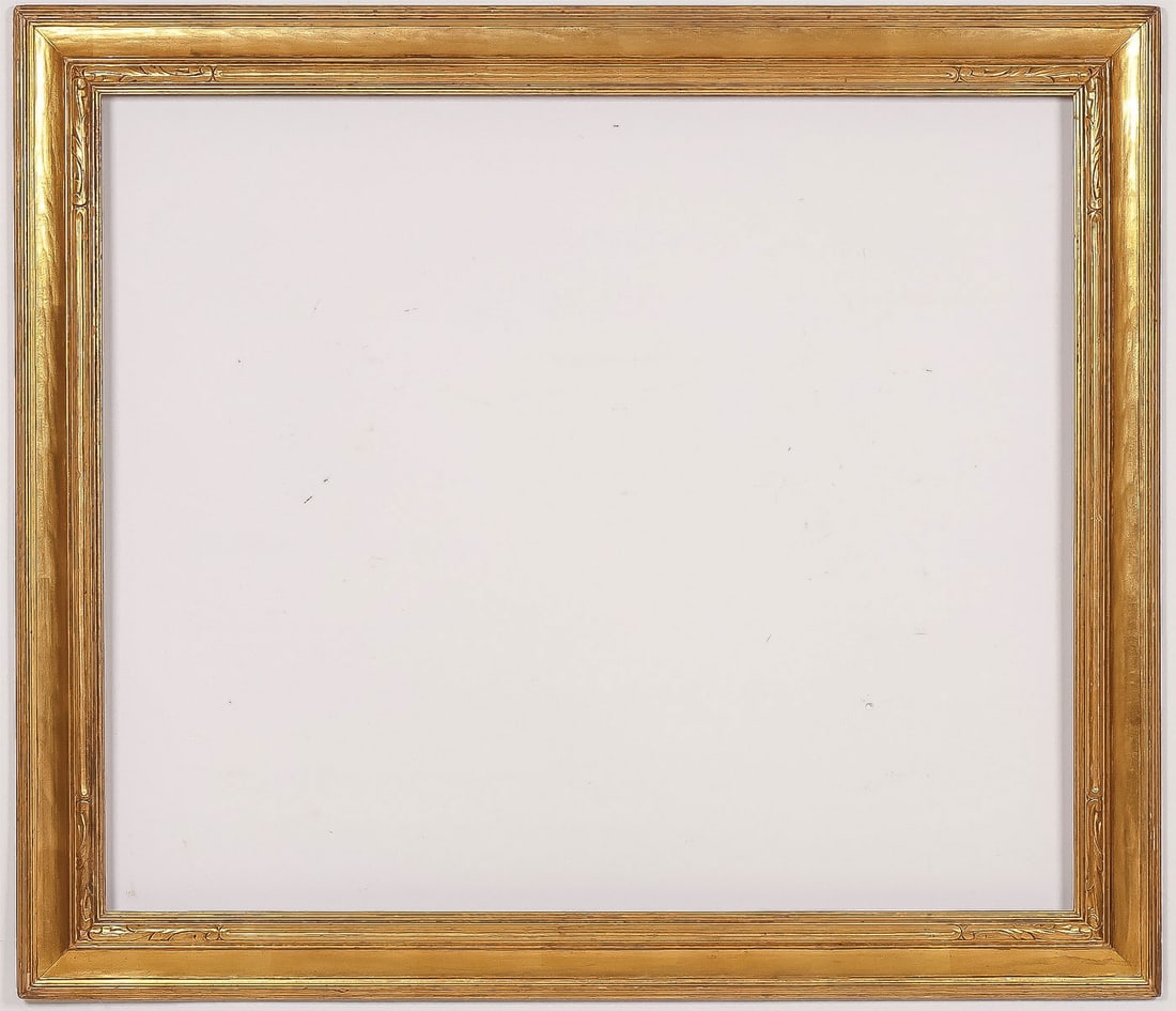 BEAUTIFUL CARVED WOOD NEWCOMB MACKLIN FRAME (1 of 2)