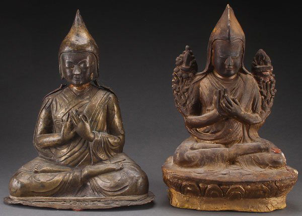 2 CHINESE FIGURES OF TSONG-KHA-PA, PROBABLY 19TH C: TWO CHINESE FIGURES OF TSONG-KHA-PA, PROBABLY 19TH CENTURY. The first in repoussé copper with gilt remnants, the second in molded earthenware with gilt enamel and displaying Jian Ding wax export seal