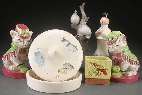 SIX PIECE GROUP OF CALIFORNIA ART POTTERY, MID 20: SIX PIECE GROUP OF CALIFORNIA ART POTTERY, MID 20TH CENTURY Comprising a pair of Brayton "Fifi" Cats, a Howard Pierce stylized birds vase, a Cleminsons "China Man" water sprinkler, a Sascha Brastoff c