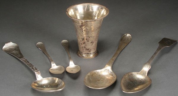 AN 18TH/19TH C SCANDINAVIAN SILVER GROUP: AN 18TH/19TH CENTURY SCANDINAVIAN SIX-PIECE SILVER GROUP. Comprising a small engraved beaker hallmarked "Linkoping" with 1761 date letter, an 18th century coin silver table spoon, an 1809 Danish silve