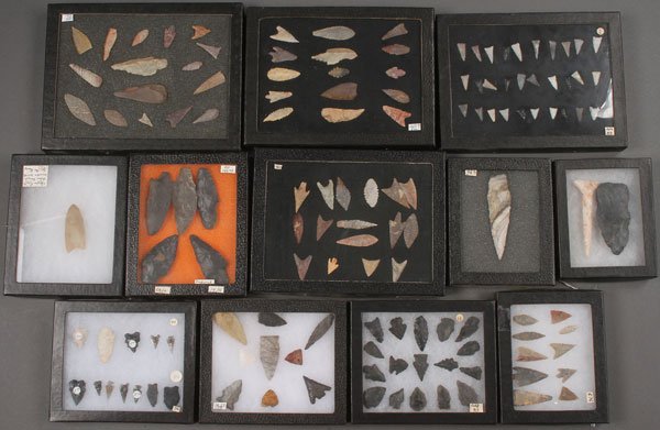 A COLLECTION OF MOSTLY STONE PROJECTILE POINTS: A COLLECTION OF MOSTLY STONE PROJECTILE POINTS, OVER 125 PIECES. Of various age, shape, and condition ranging in length from .375 inches to 4 inches.
