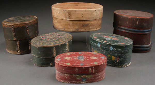 A GROUP OF SIX FINE NORWEGIAN SMALL BENT WOOD BOX: A GROUP OF SIX FINE NORWEGIAN SMALL BENT WOOD BOXES, 19th CENTURY. Of various size and form all with decoration including burnt wood, sponge decorated, telemark, the first top row left with inscribed