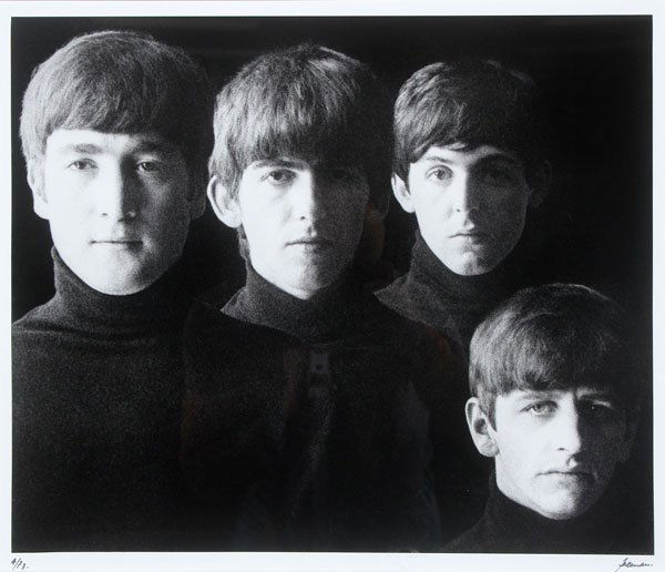 ROBERT FREEMAN SIGNED- MEET THE BEATLES PHOTO: ROBERT FREEMAN (British b. 1936)Meet the Beatles A black & white silver gelatin photographic print with a textured egg shell finishSigned lower left A/P 3, and lower right FreemanSheet size 16 inches