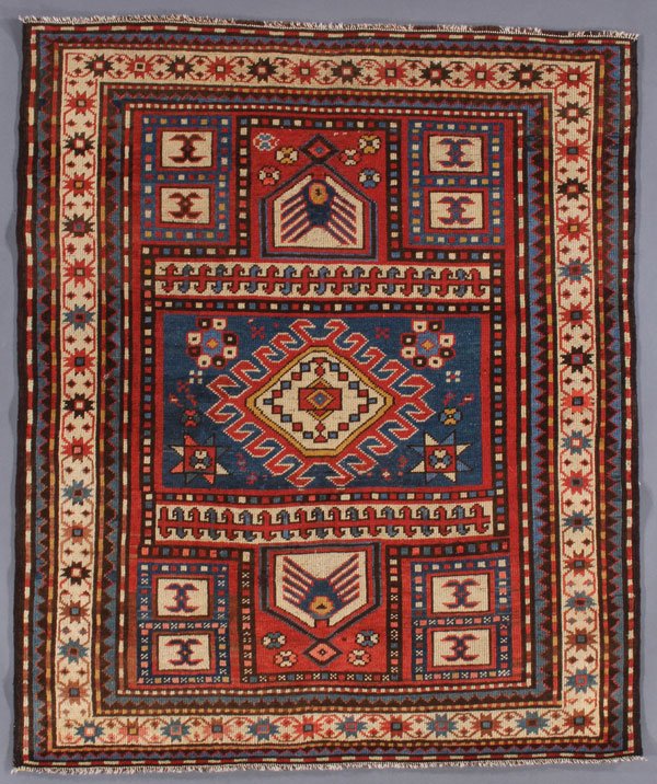 A PERSIAN KARABAGH ORIENTAL RUG, SOUTHWEST CAUCAS: A PERSIAN KARABAGH ORIENTAL RUG, SOUTHWEST CAUCASUS, FIRST QUARTER 20TH CENTURY. 3 feet 7 inches x 4 feet 4 inches (109.2 x 132.1 cm). Provenance: From the lifetime estate collection of Jose Antonio D