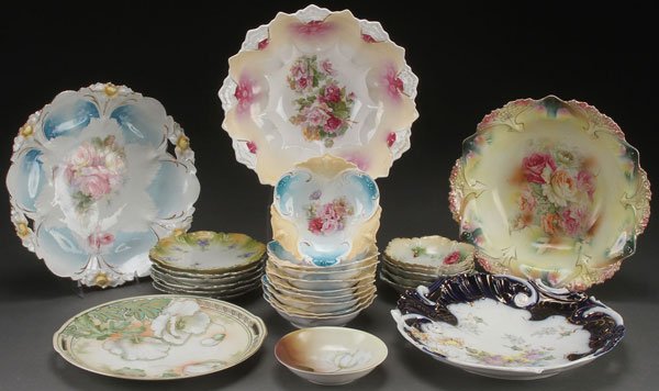 26 PIECE R.S. PRUSSIA AND GERMANY PORCELAIN: A 26 PIECE GROUP OF R.S. PRUSSIA AND GERMANY PORCELAIN, CIRCA 1900. Comprising bowls, cake plates and individual berries. Including mold 130, 9 individual berries in mold 79, a mold 29 “Lily” cake