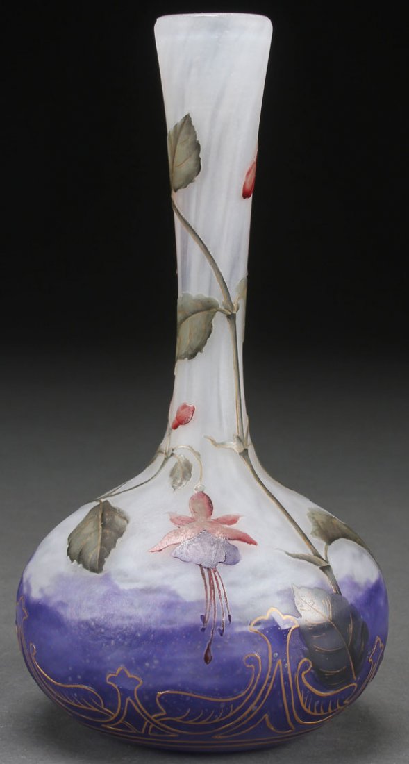 A DAUM NANCY FRENCH ENAMELED CAMEO GLASS VASE (1 of 2)