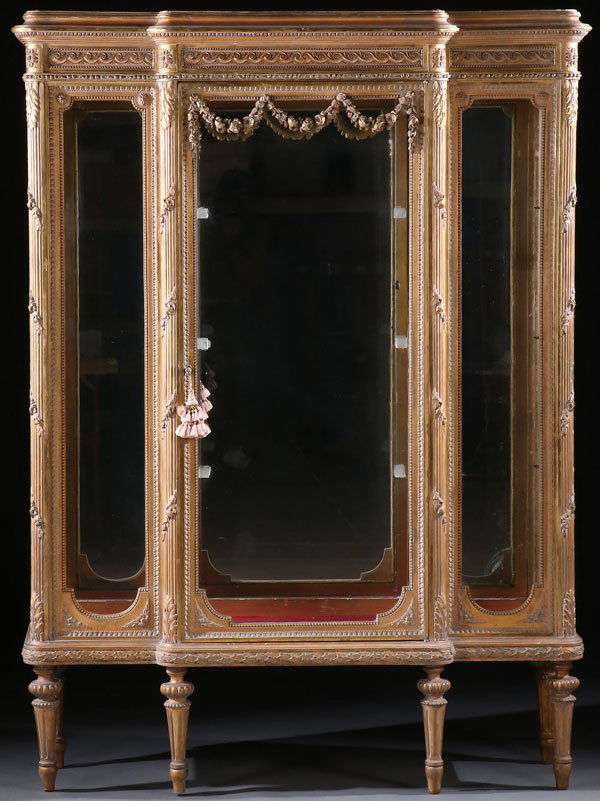 A FINE LOUIS XV STYLE CARVED AND GILT WOOD VITRIN (1 of 1)