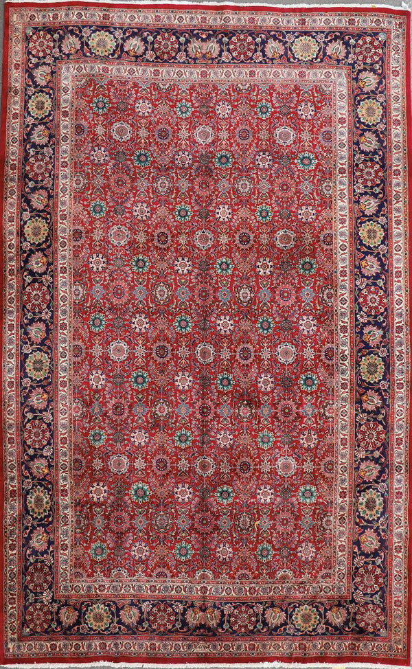 A FINE MAHAL PALACE SIZED HAND WOVEN ORIENTAL CAR (1 of 5)