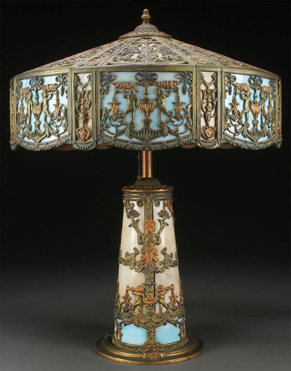 AN IMPRESSIVE AMERICAN NEO-CLASSIC SLAG GLASS (1 of 4)