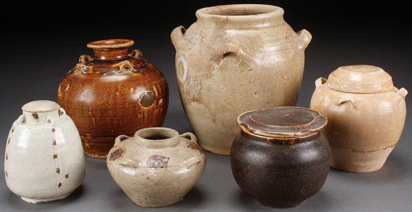 A SIX PIECE GROUP OF VIETNAMESE CERAMIC VESSELS (1 of 2)
