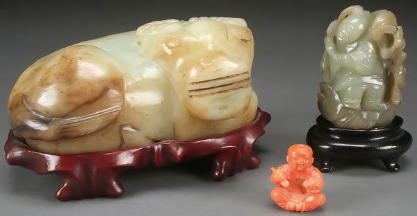A THREE PIECE GROUP OF CHINESE CARVED HARDSTONE (1 of 7)