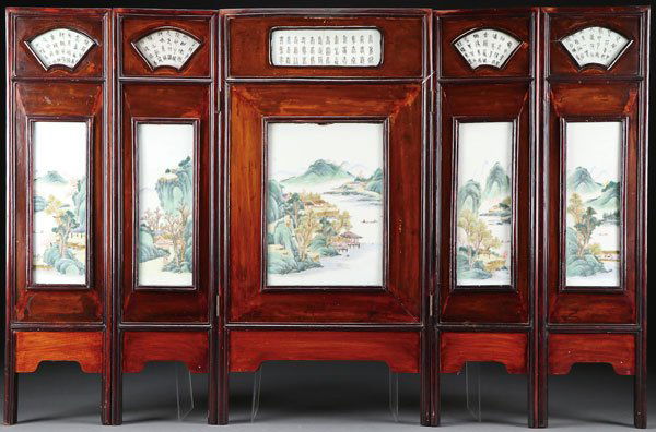 A CHINESE FAMILLE VERTE FIVE PANEL TABLE SCREEN (1 of 5)