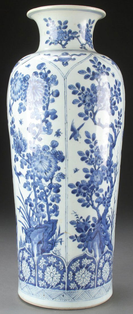 A LARGE CHINESE BLUE AND WHITE PORCELAIN LANTERN (1 of 4)