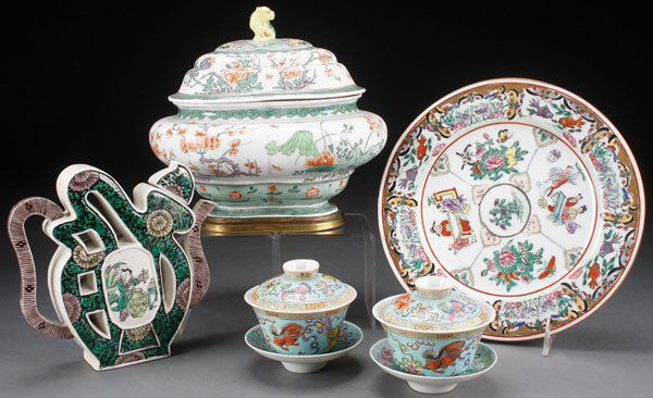 A TEN PIECE GROUP OF CHINESE FAMILLE VERTE (1 of 1)