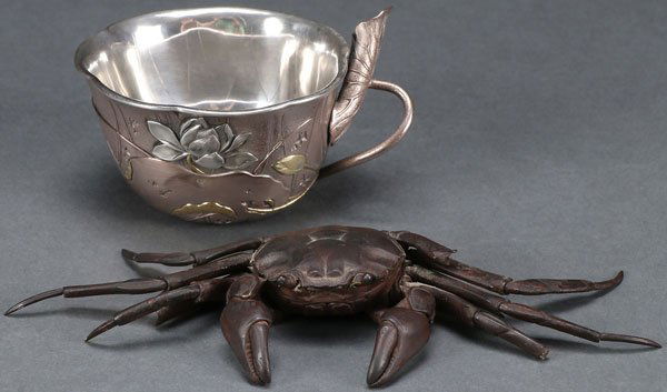 AN EARLY JAPANESE IRON CRAB AND MIXED METAL CUP (1 of 4)