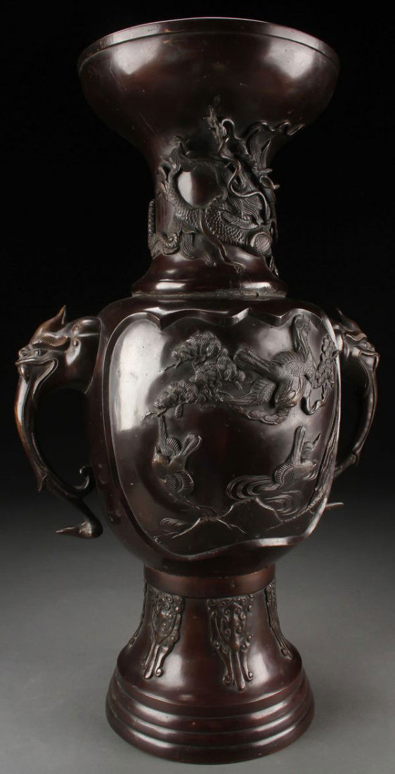 A LARGE JAPANESE HANDLED BRONZE FLOOR VASE, MEIJI (1 of 1)