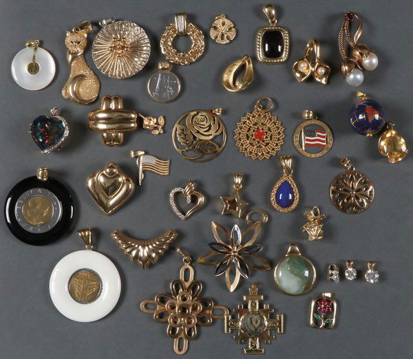 35 14KT GOLD MOUNT PENDANTS, 155 GRAMS (1 of 1)