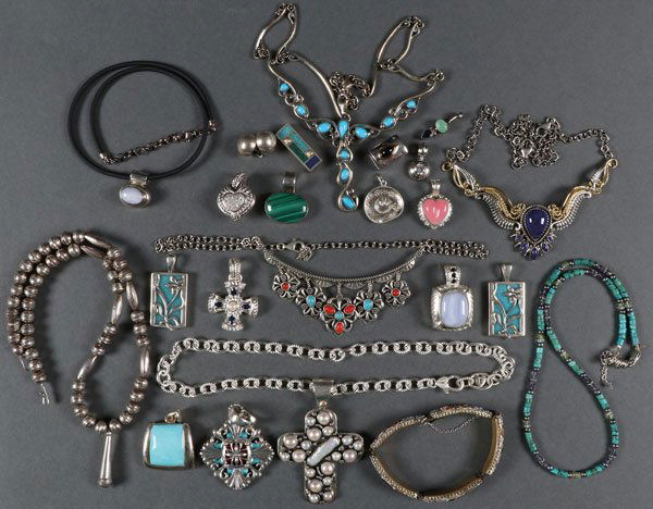 A COLLECTION OF STERLING SILVER JEWELRY INCLUDING (1 of 1)
