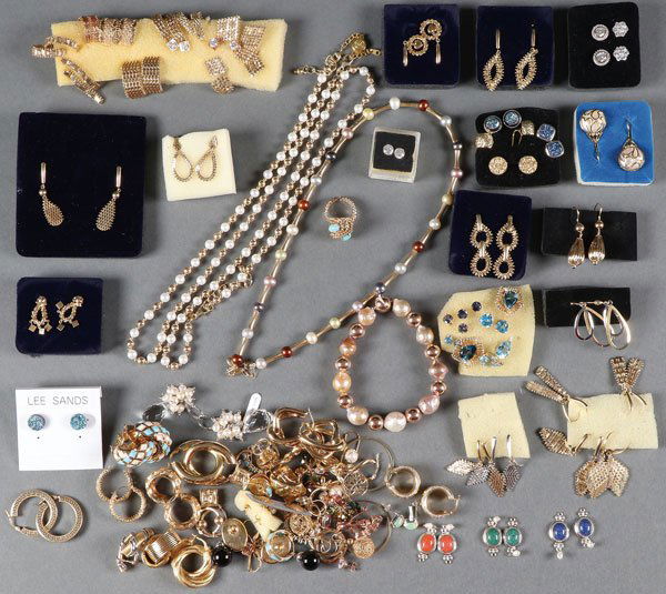 A LARGE COLLECTION OF MOSTLY 14 KT GOLD EARRINGS (1 of 1)