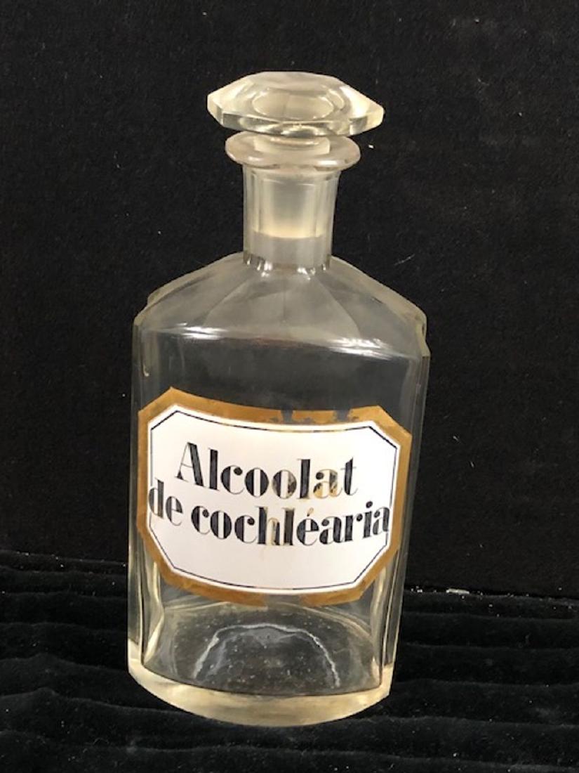 Antique Apothecary bottle labeled Alcolatde Cochlearia (1 of 2)